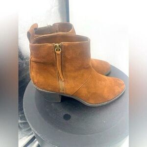 Forever 21 brown suede booties
